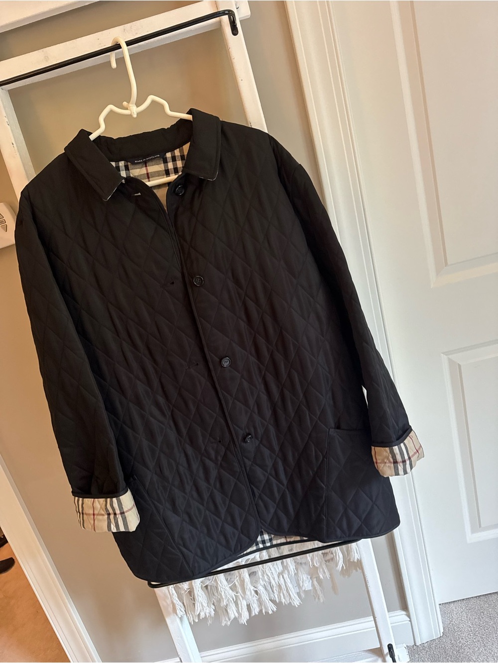 QUILTED BURBERRY JACKET SIZE XL EXCELLENT CONDITION WORN ONLY FEW TIMES